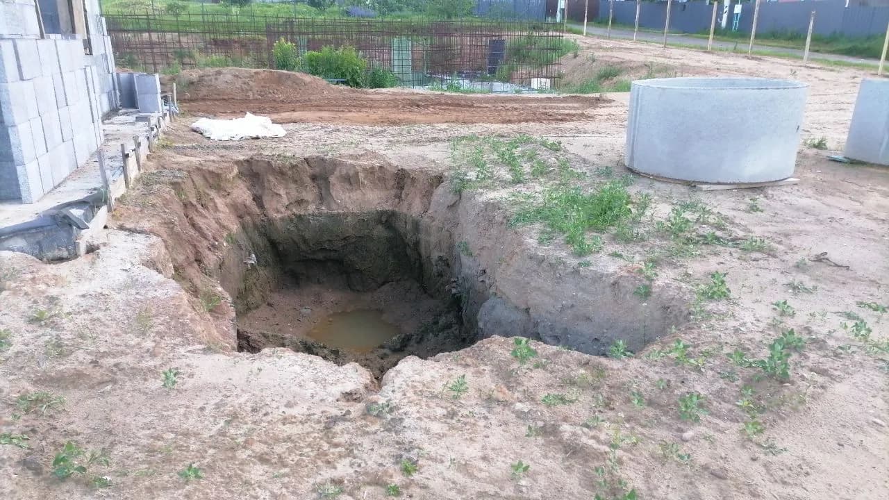 Копка котлована под строительство